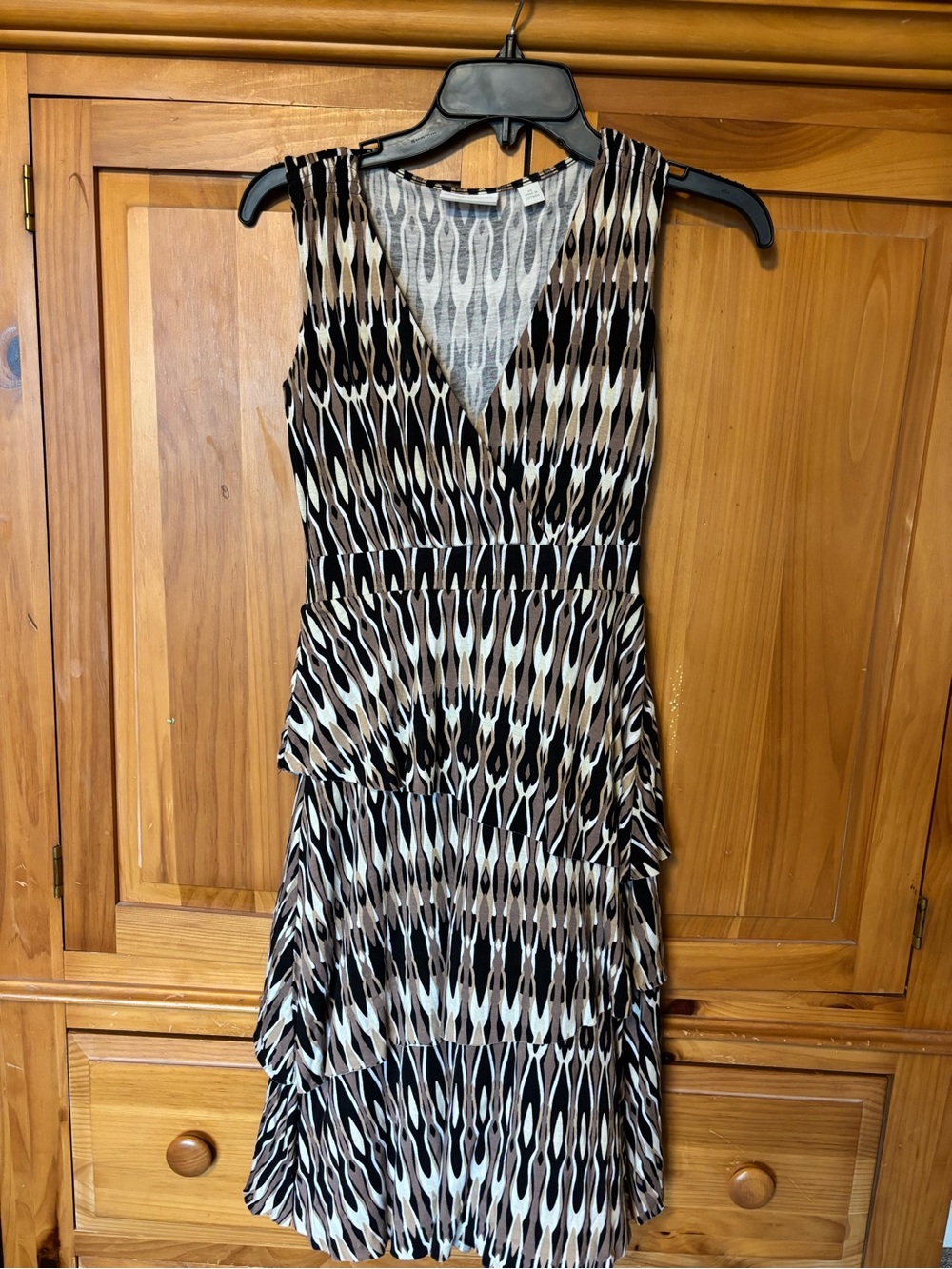 New York & Company Black, White & Brown Sleeveless V-Neck Tiered Midi Dress